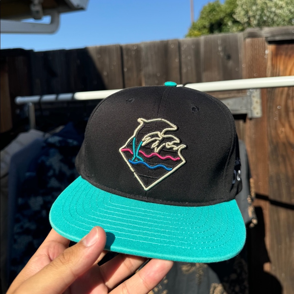 PINK DOLPHIN CAP 🧢 ONE SIZE 🐬